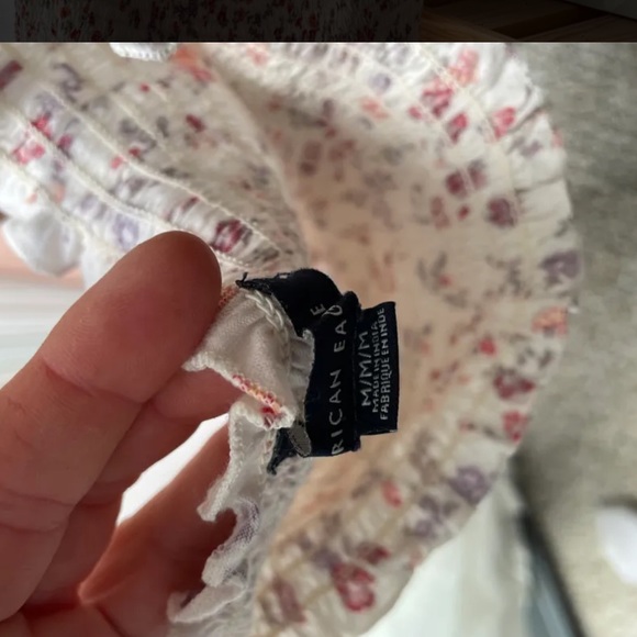 ⚡️2/$20 American Eagle Womens off the shoulder floral shirt - Picture 4 of 4